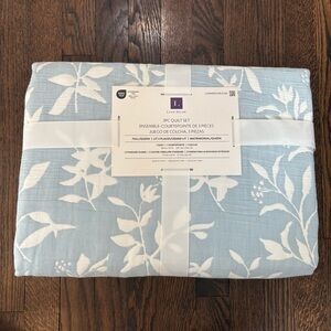 Luxe Decor Sky Blue and White Floral 3pc Quilt Set